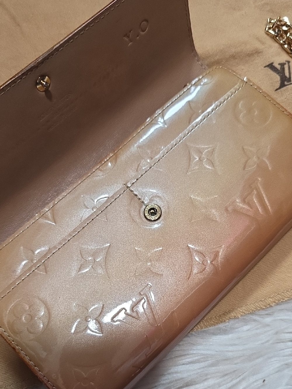 Louis Vuitton Monogram Vernis Sarah Wallet With Chain & Dustbag - Picture 13 of 16